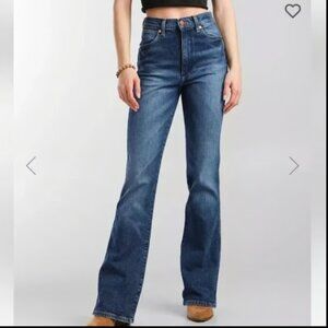 THE BUCKLE WRANGLER HIGH RISE WESTWARD BOOT MED WASH DUSTY JEANS NWT 5/6